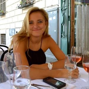 Meet your Posher, Caroline